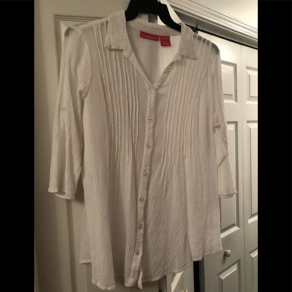 Cool, white, cotton shirt 👚